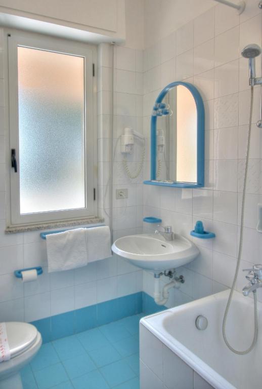Residence Bellevue Apartments Pietra Ligure Zimmer foto